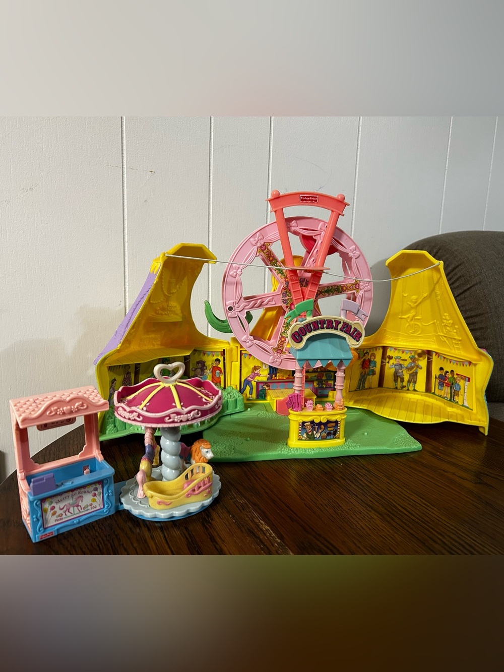 2003 Fisher-Price Country Fair Playset - Picture 4 of 10